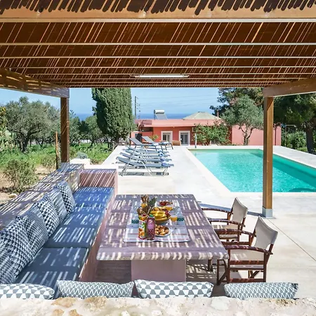 Ferienhaus Charming Spacious House, 5min From Rethymno! Tria Monastiria