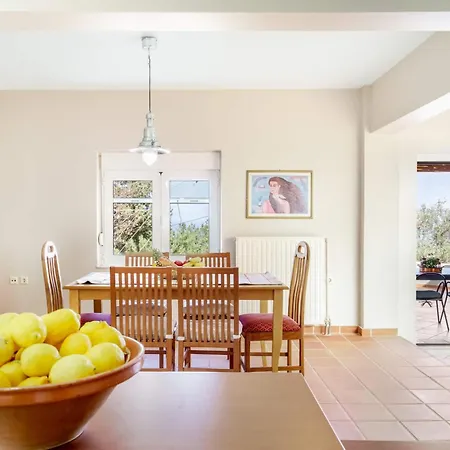 Ferienhaus Charming Spacious House, 5min From Rethymno! Tria Monastiria