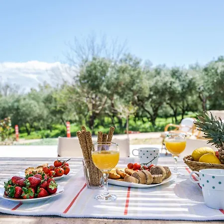 Charming Spacious House, 5min From Rethymno! Ferienhaus Tria Monastiria