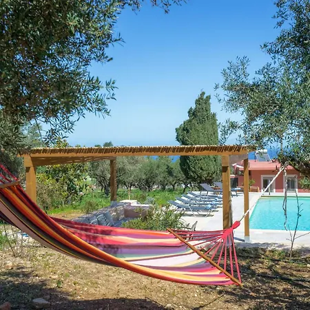 Ferienhaus Charming Spacious House, 5min From Rethymno! Tria Monastiria